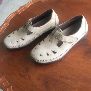 Sas roamer slip on loafer